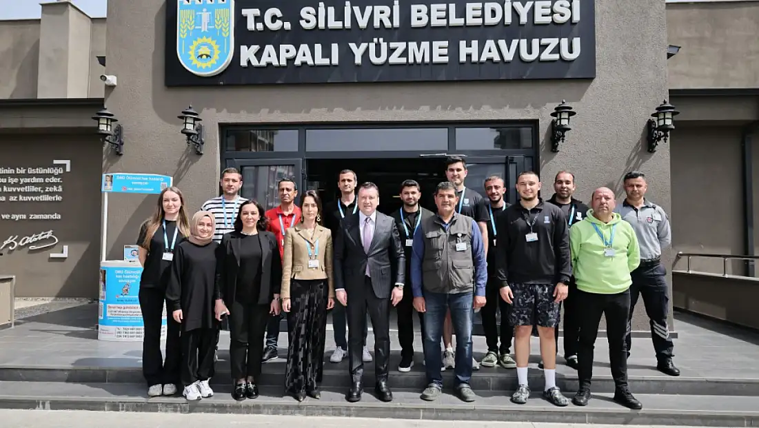 Başkan Balcıoğlu, Naim Süleymanoğlu Spor Tesisleri Kapalı Yüzme Havuzunu ziyaret etti