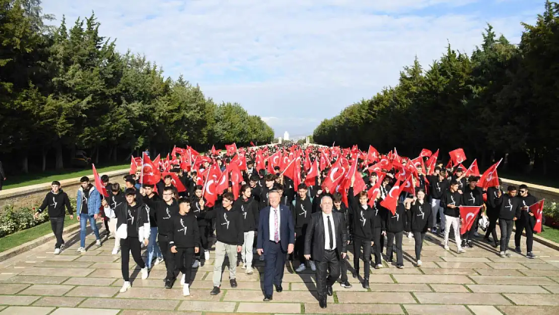 Başkan Üner'den Çatalca'nın gençlerine anlamlı jest