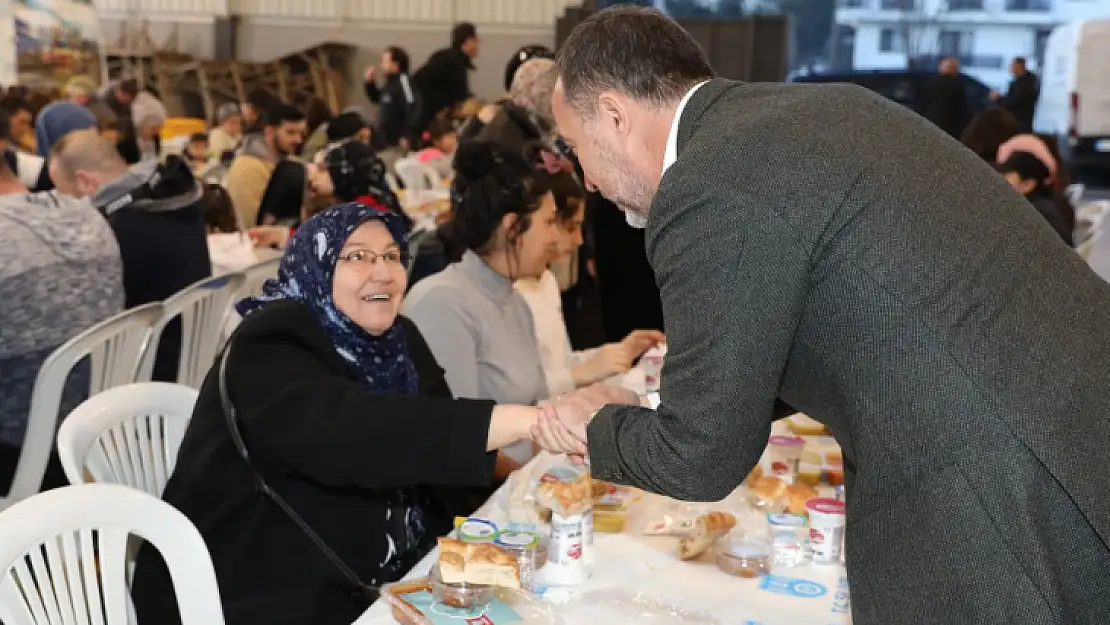 Gönül sofralarında oruçlar hep birlikte açılıyor