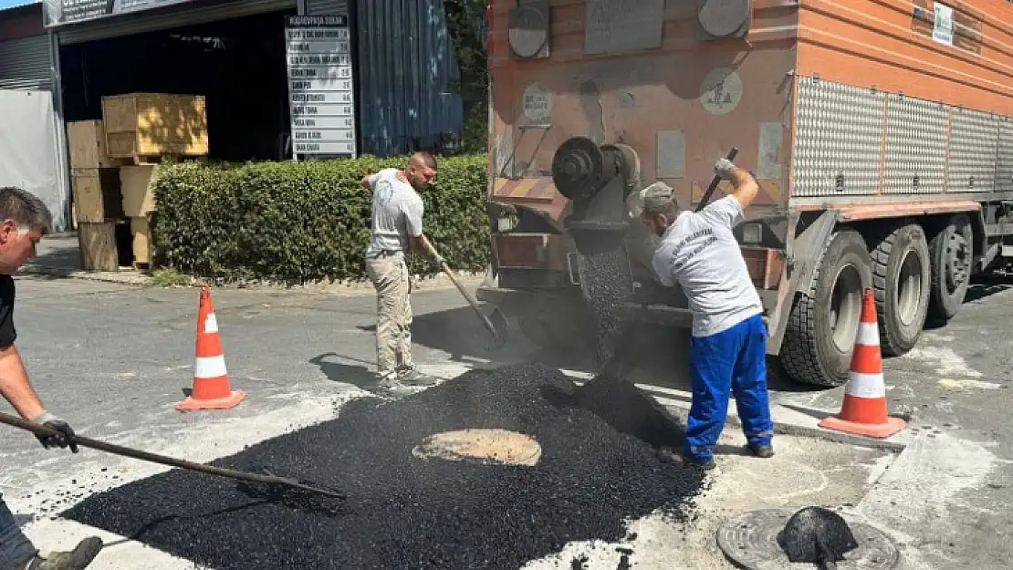 Silivri Belediyesi, ilçe genelinde yol bakım ve onarım çalışmalarını sürdürüyor