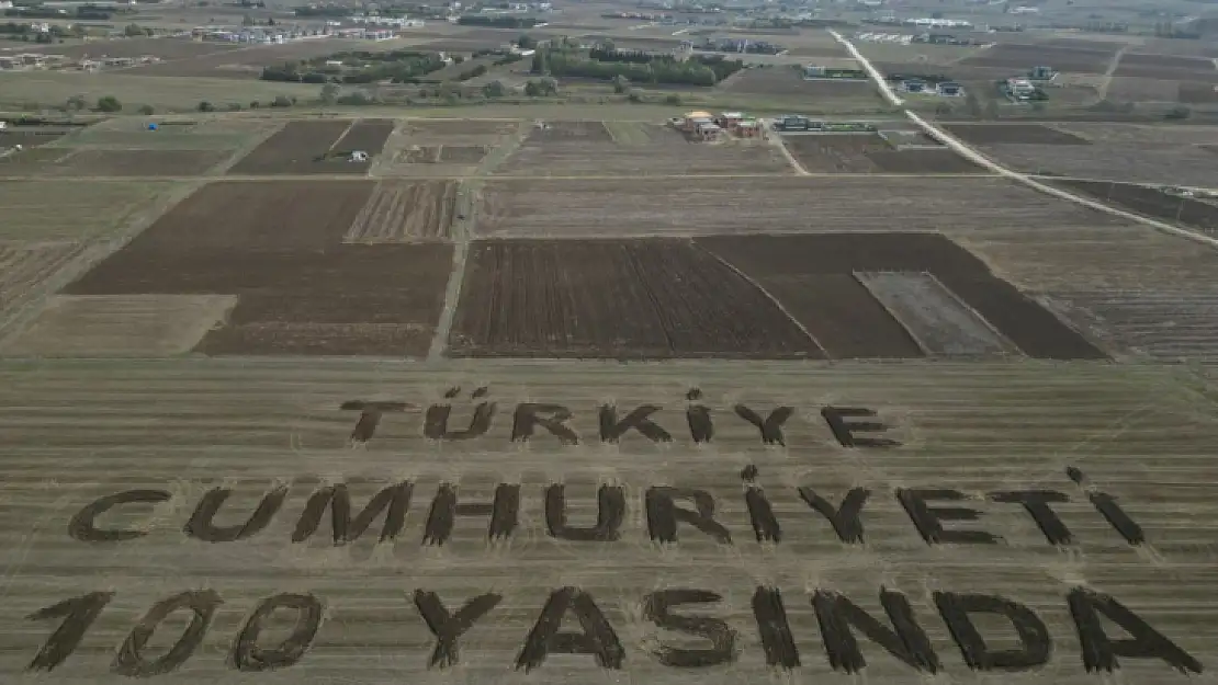 Silivri'de devasa 'Cumhuriyet 100 Yaşında' yazısı