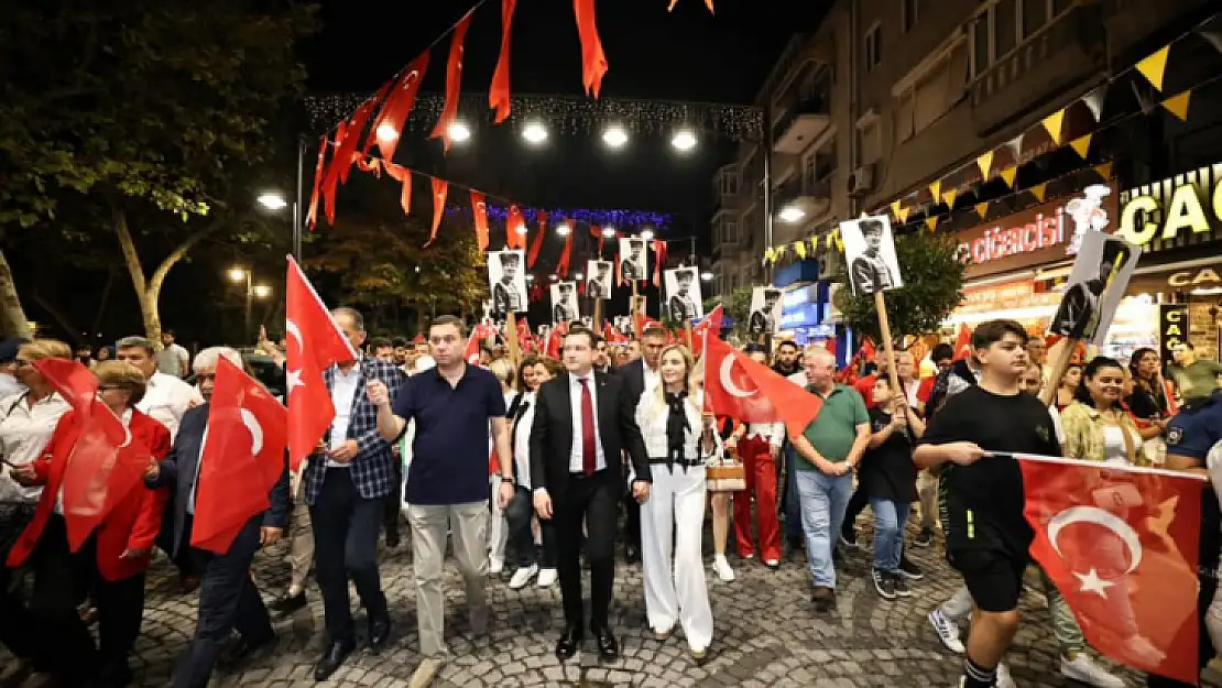 Silivri'de Zafer Yürüyüşü ve Berkay Konseri ile 30 Ağustos Coşkusu Yaşandı