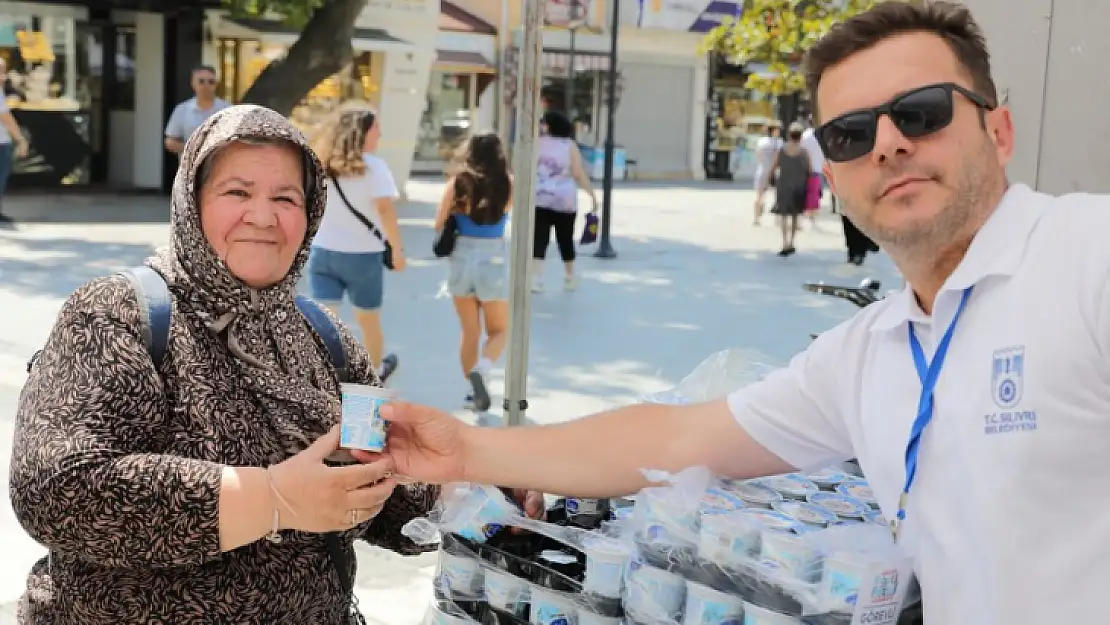 Silivri'nin Meşhur Yoğurdu Festivalde ziyaretçilere ikram edildi