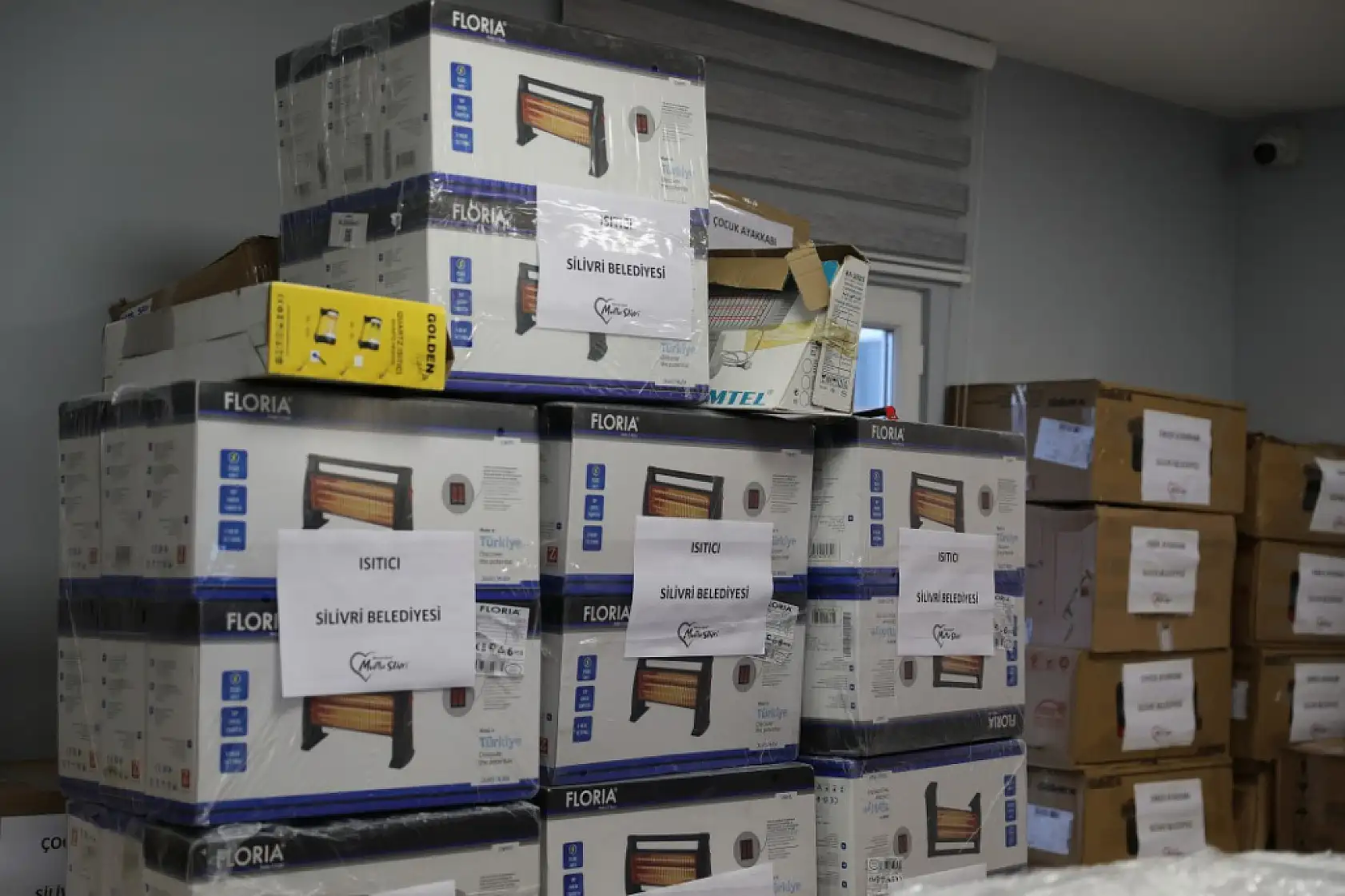 Silivri'den Deprem Bölgesine 15 Tır Yardım Malzemesi