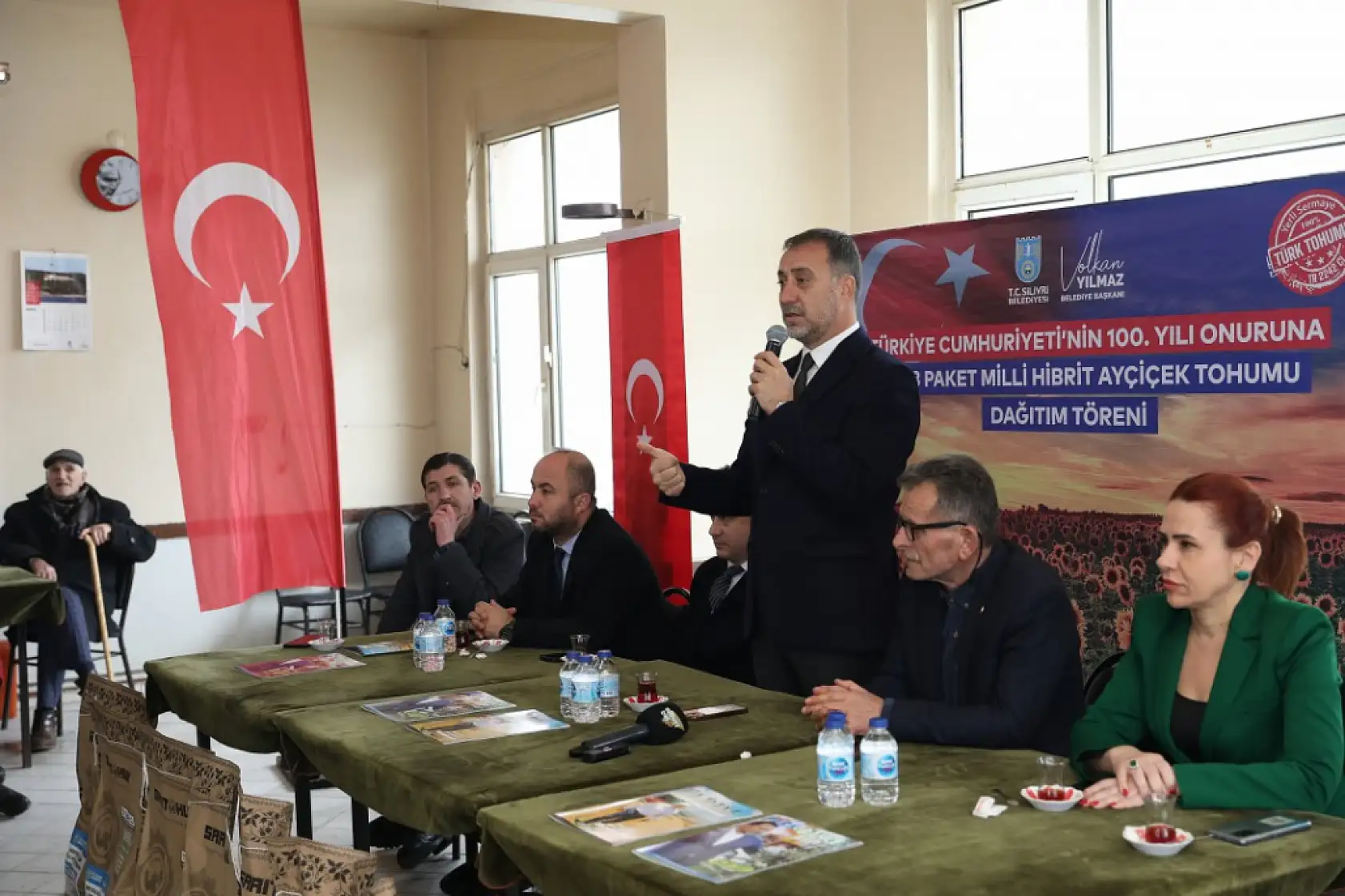 Çiftçilerin yüzü milli Ayçiçek tohumuyla gülüyor