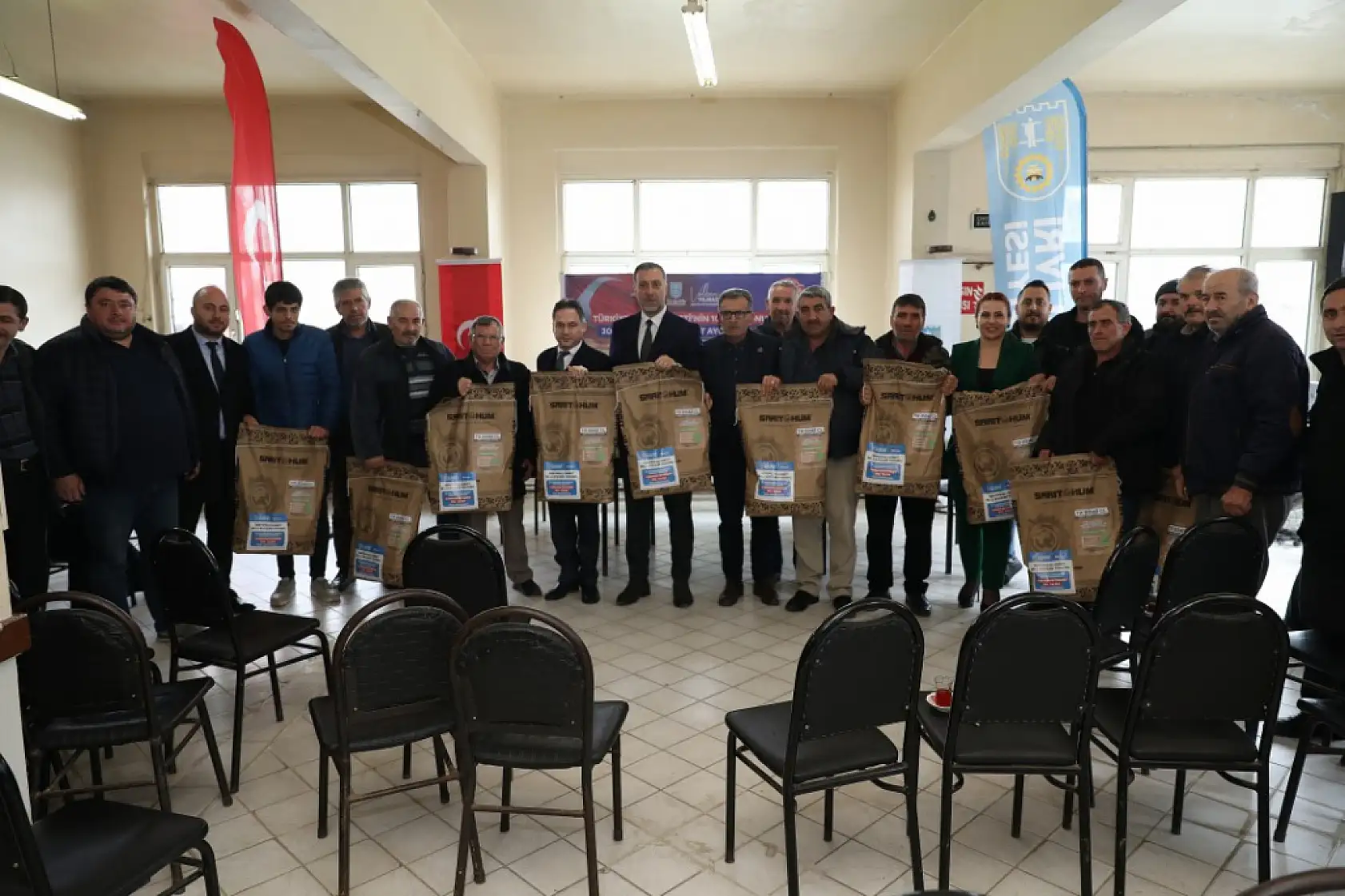 Çiftçilerin yüzü milli Ayçiçek tohumuyla gülüyor