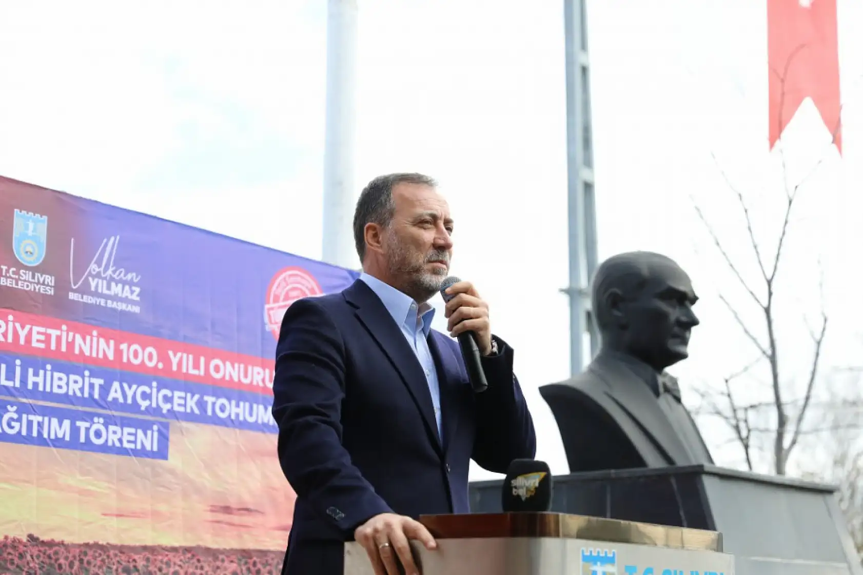 Silivri'de milli Ayçiçek tohumu dağıtımları devam ediyor