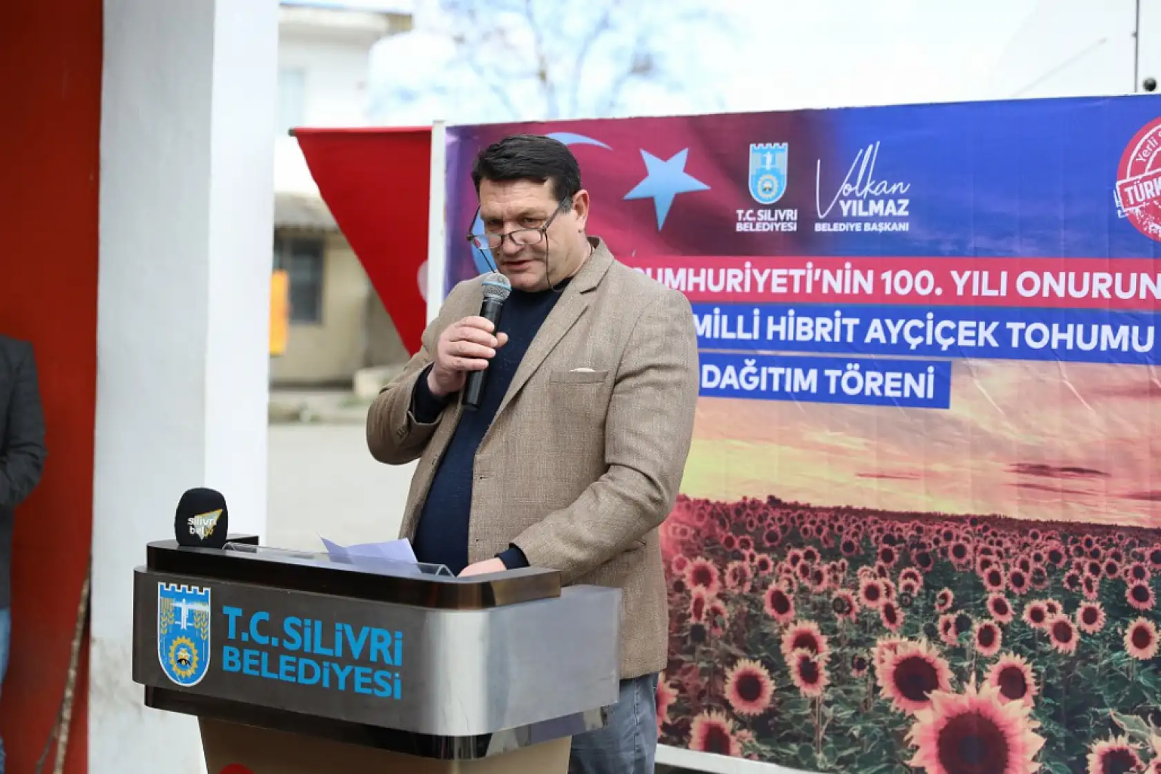 Silivri'de milli Ayçiçek tohumu dağıtımları devam ediyor
