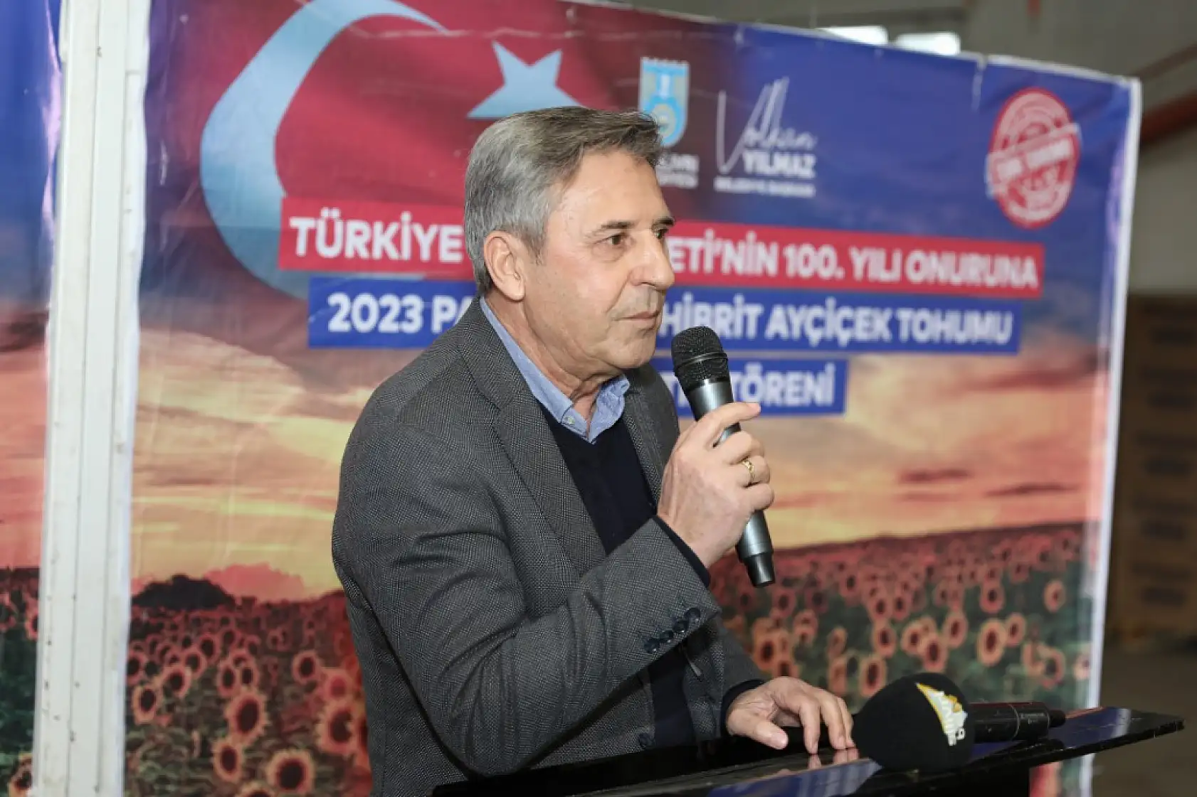 Silivri'de milli Ayçiçek tohumu dağıtımları devam ediyor