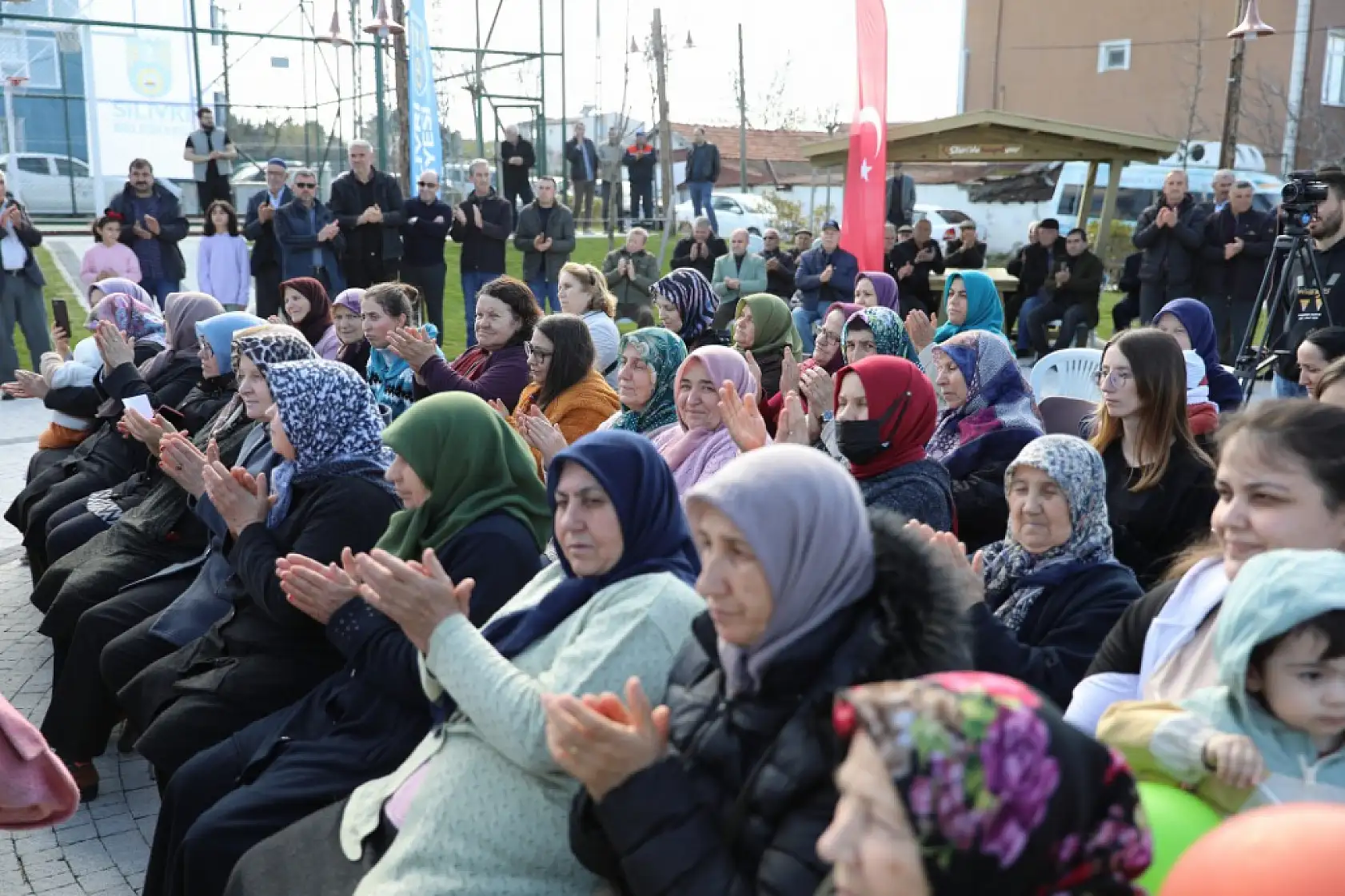 Silivri'de milli Ayçiçek tohumu dağıtımları devam ediyor