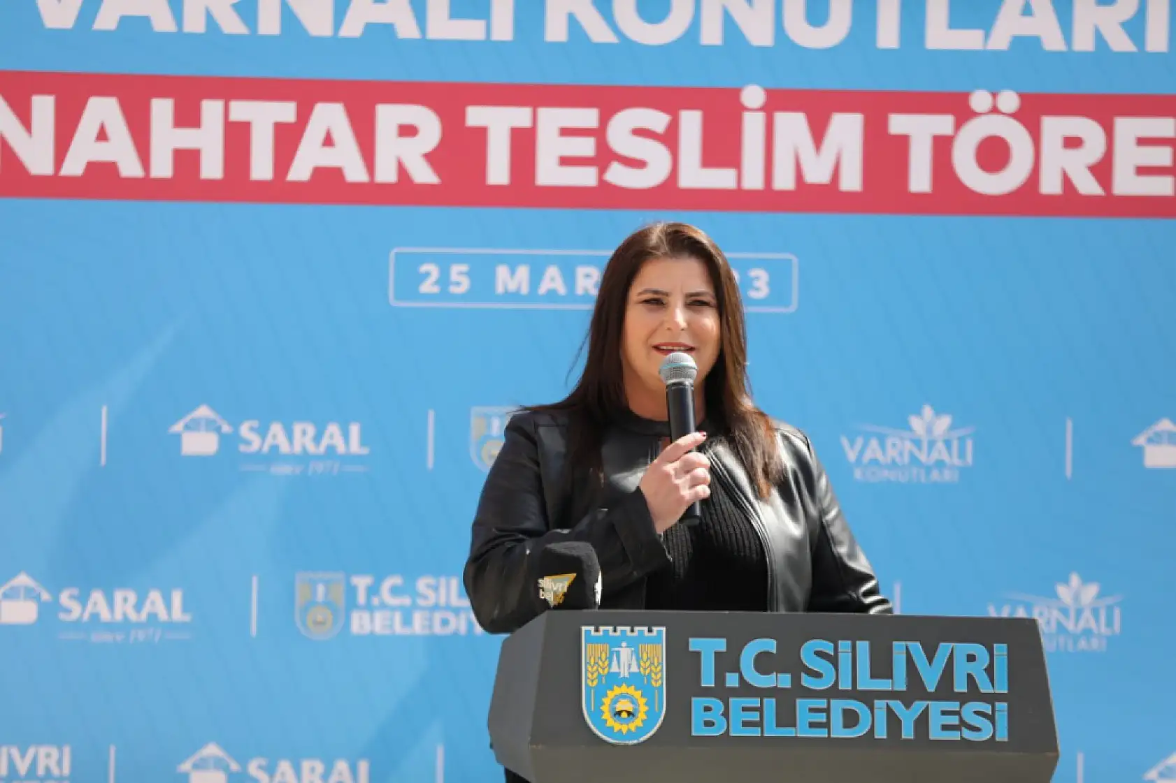 Varnalı konutlarında anahtar ve tapu teslim sevinci