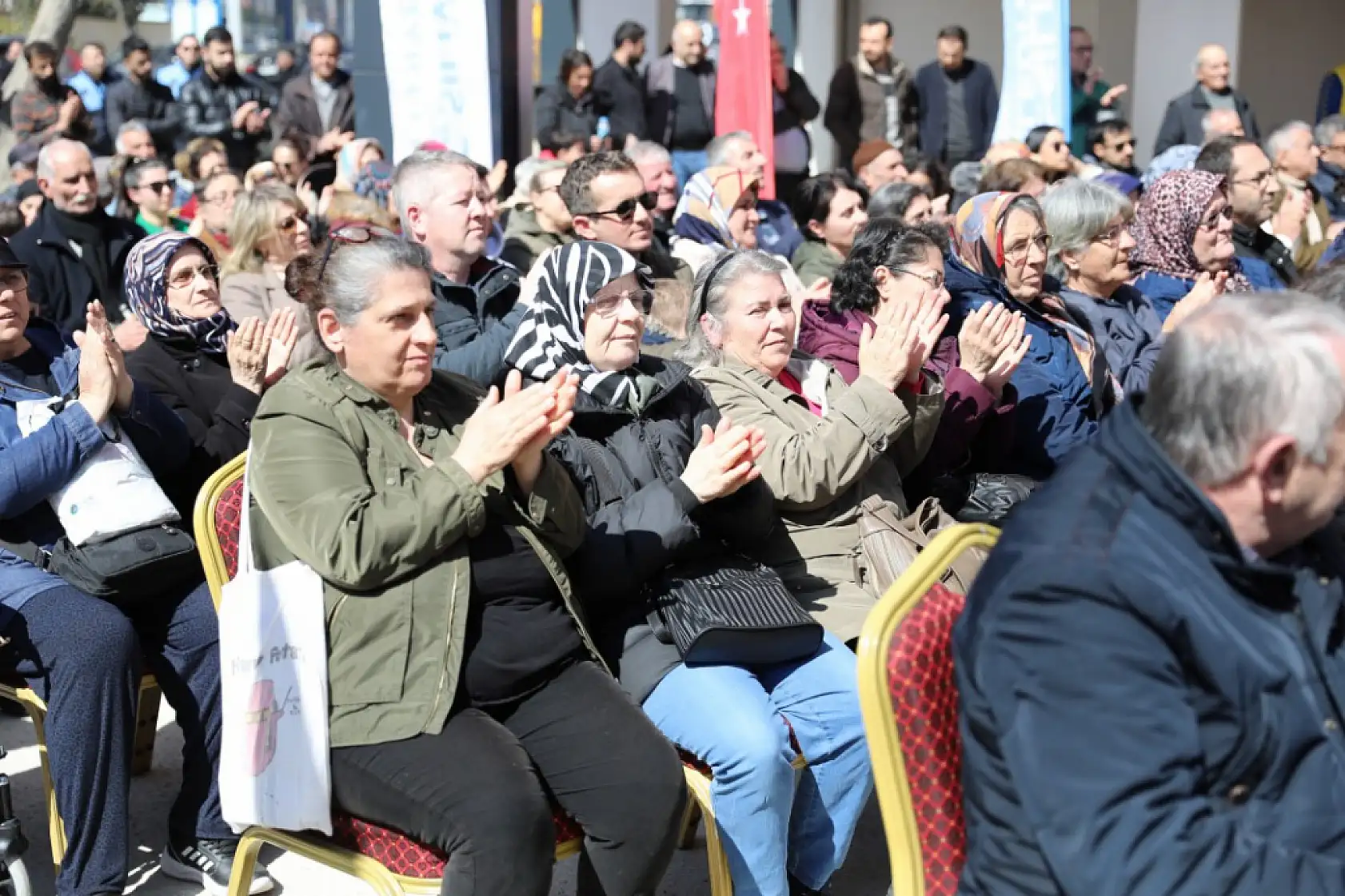 Varnalı konutlarında anahtar ve tapu teslim sevinci