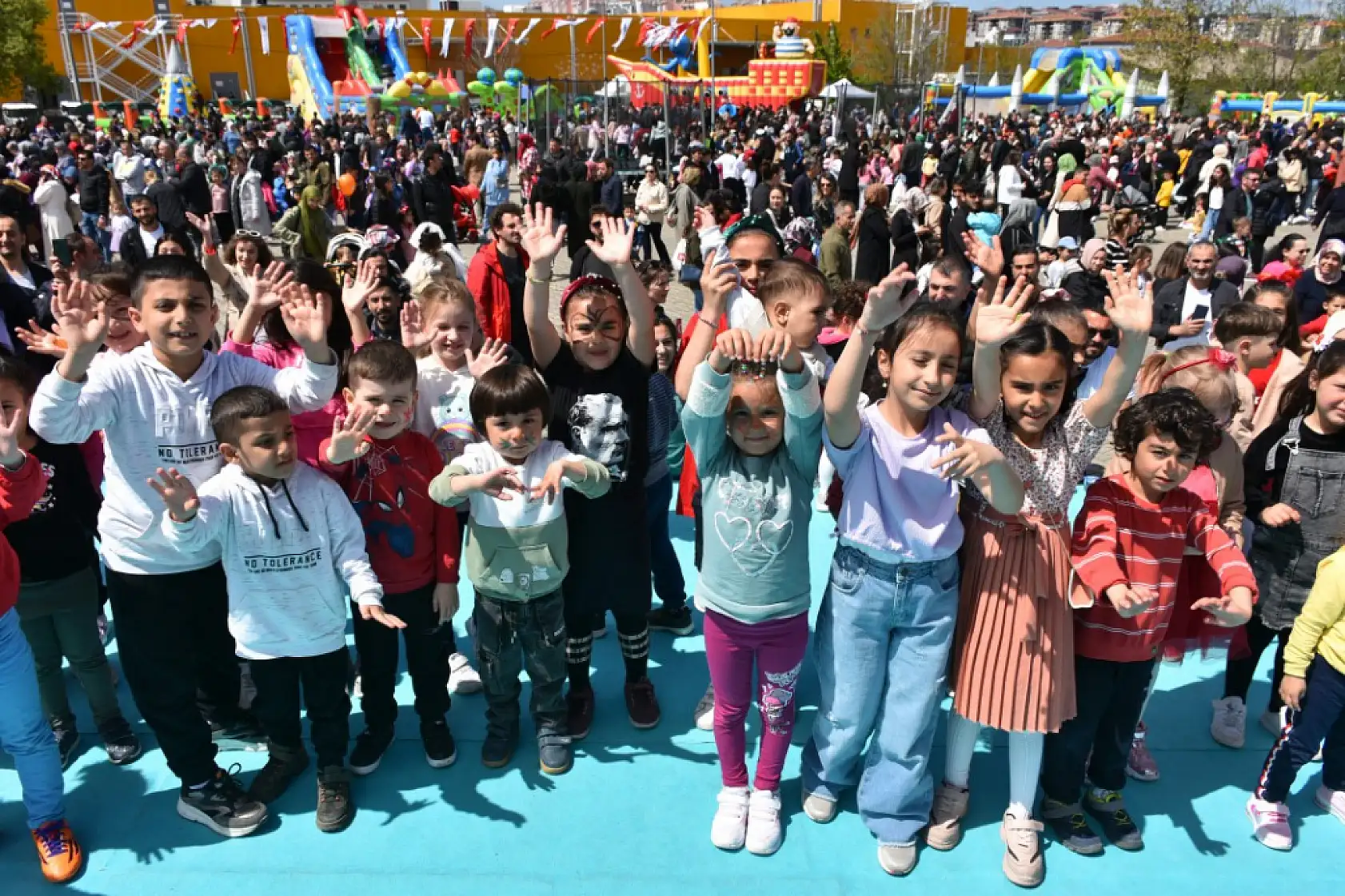 Silivri ve Hatay'da çocuklar 23 Nisan sevinci yaşadı