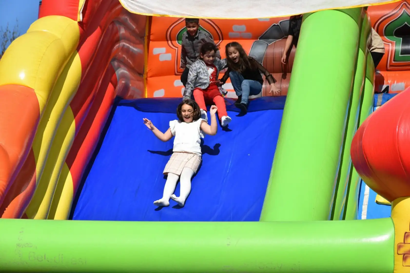 Silivri ve Hatay'da çocuklar 23 Nisan sevinci yaşadı