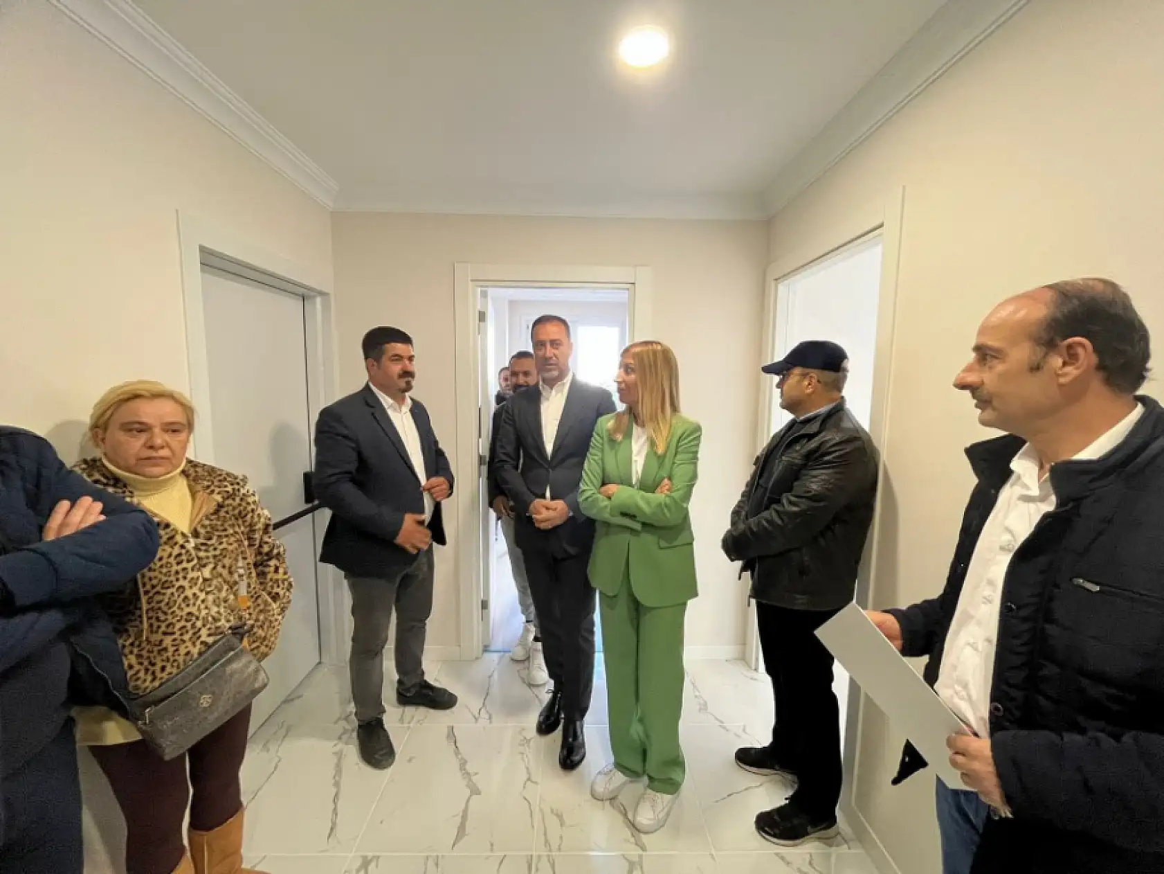 Varnalı konutlarında anahtar ve tapu teslim sevinci