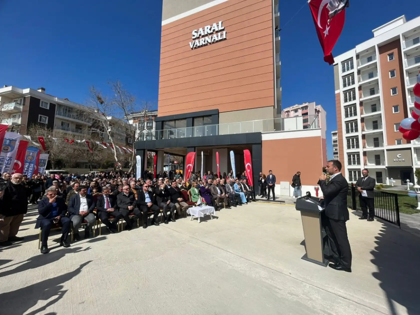 Varnalı konutlarında anahtar ve tapu teslim sevinci