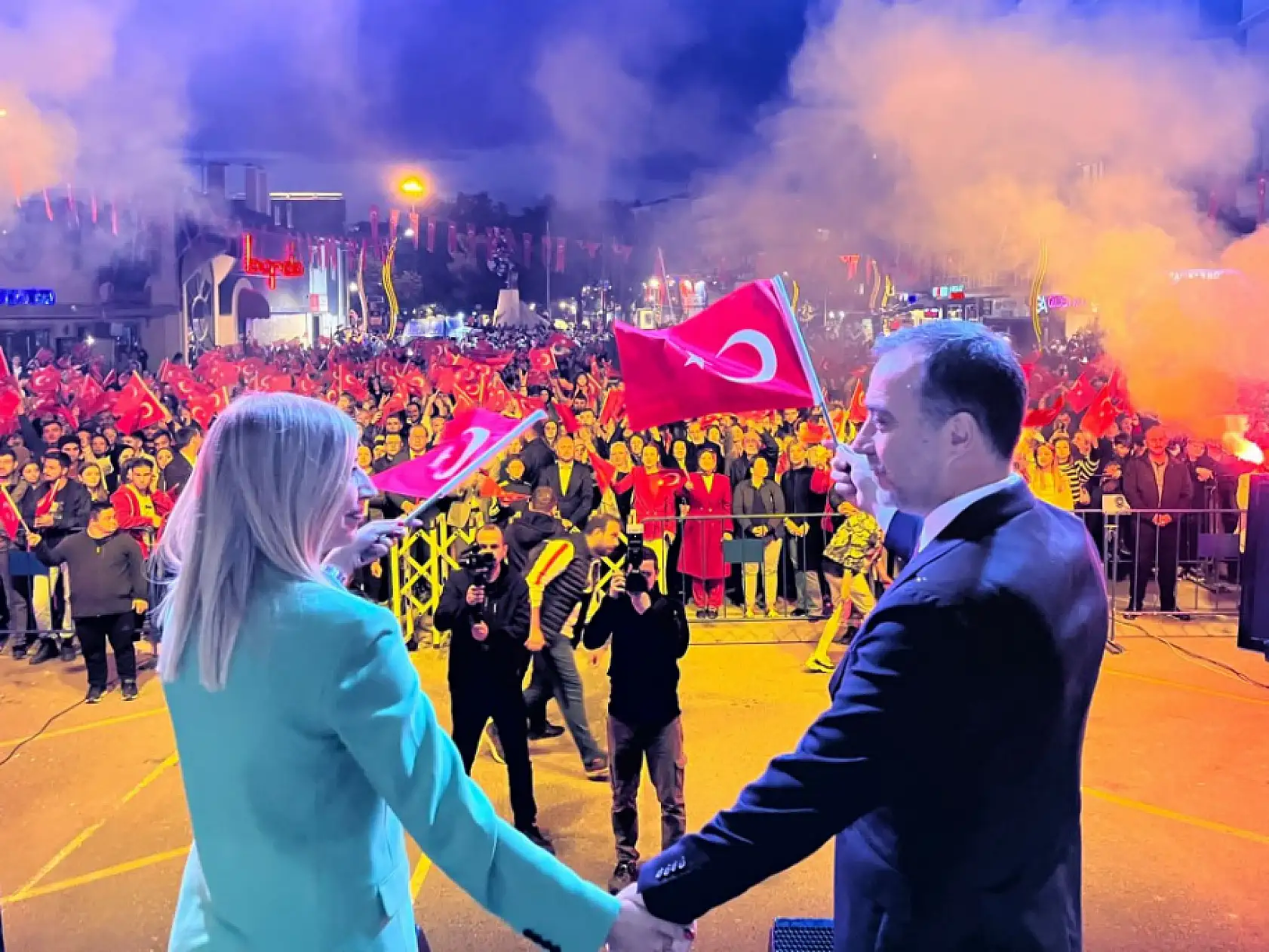 Silivri 19 Mayıs'ta kırmızı beyaza büründü