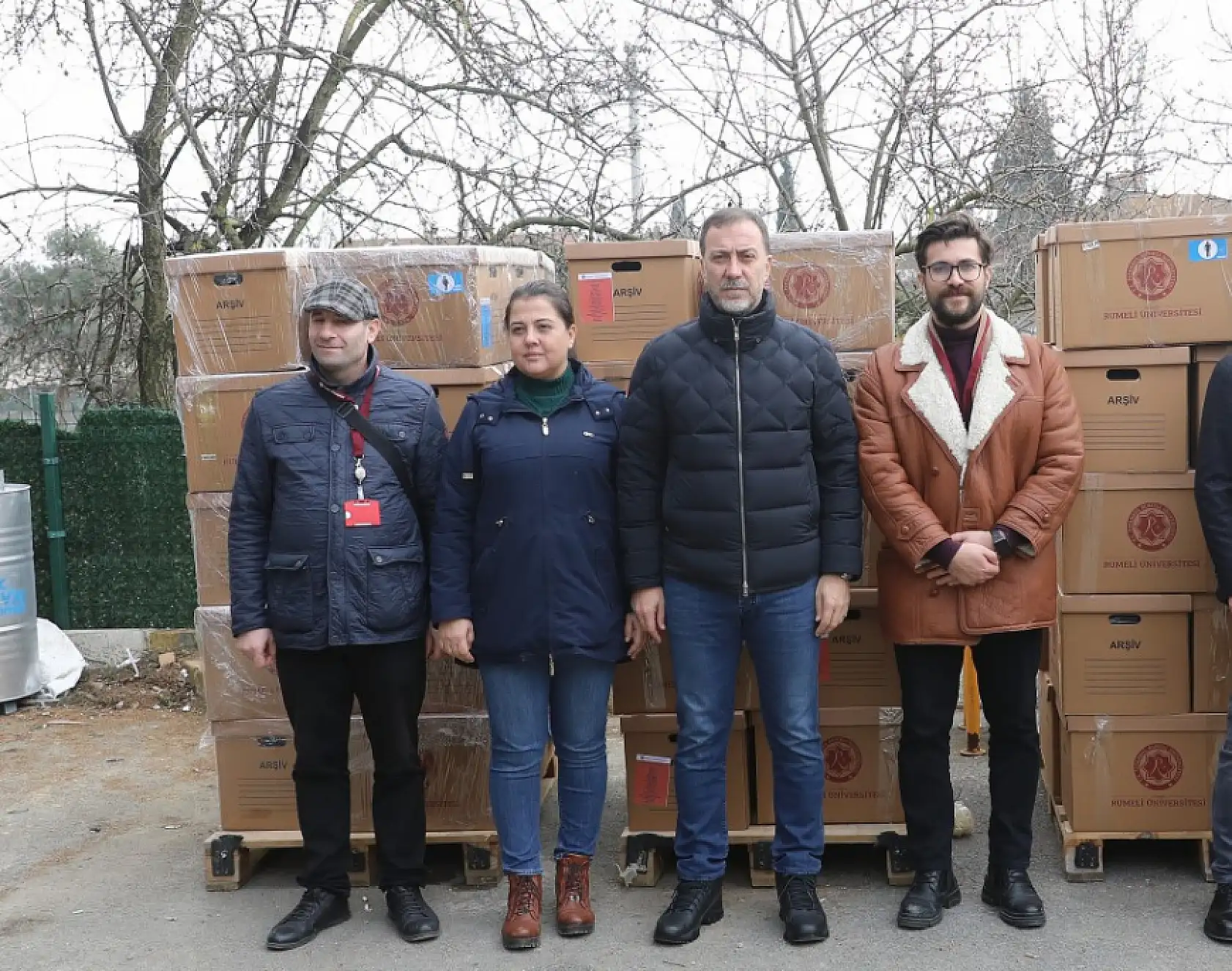 Hatay'da kurulan çadır köyler için 22. tır yola çıktı