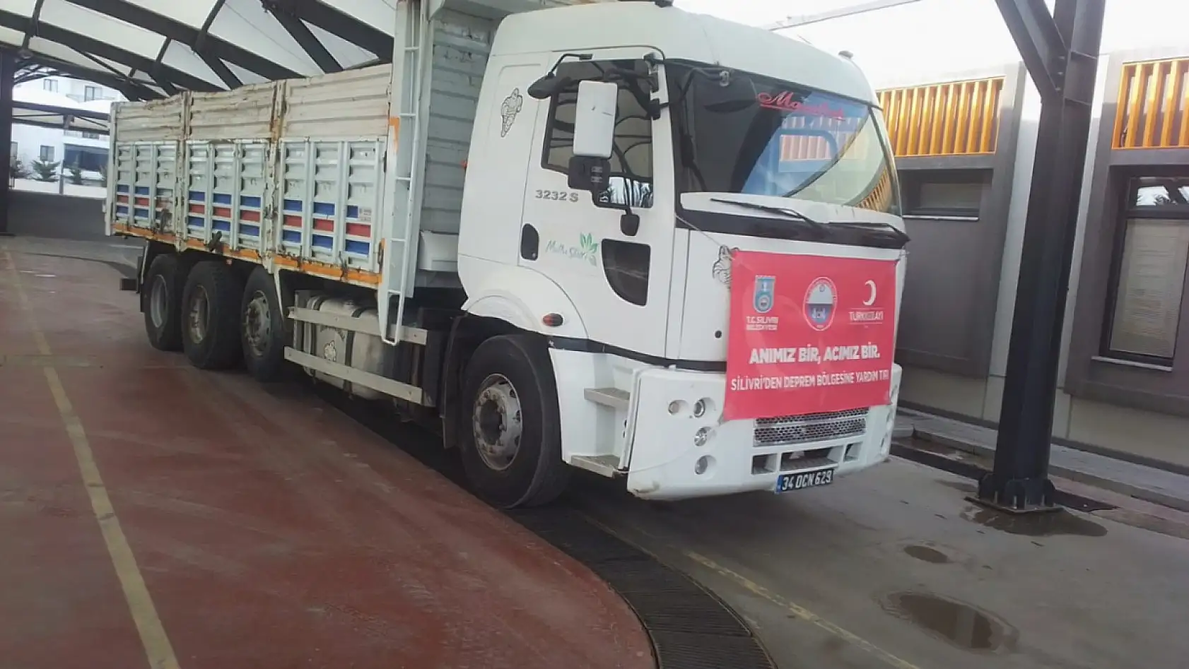 Hatay'da kurulan çadır köyler için 22. tır yola çıktı