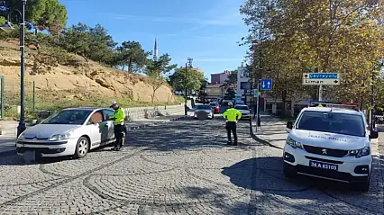 Silivri Trafik Denetimlerinde 242 Araç ve 63 Motosiklet Sürücüsüne Ceza