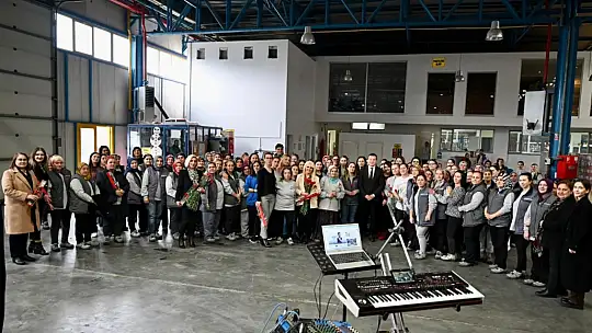 Bora Balcıoğlu,  8 Mart'ı işçi ve emekçi kadınlarla kutladı