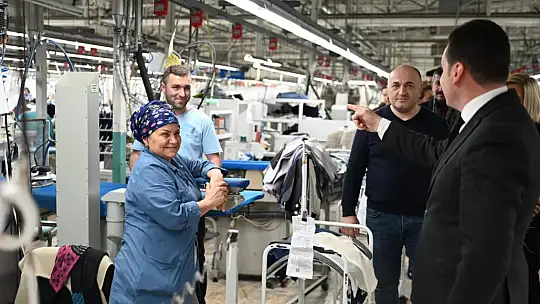 Bora Balcıoğlu, 8 Mart'ta Yelkenci Tekstil'de kadın emekçilerle buluştu