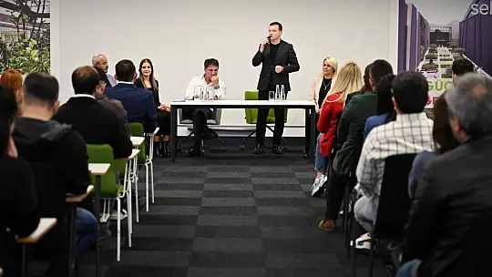 Balcıoğlu, Seluz Esans ve Aroma işçileriyle buluştu