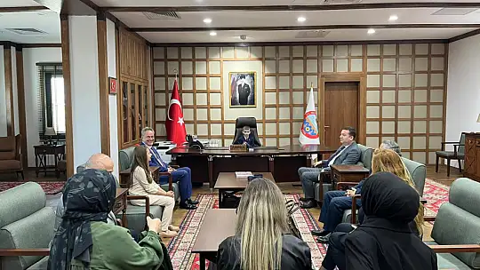 Kaymakam Toğan, koltuğunu Ahmet'e devretti