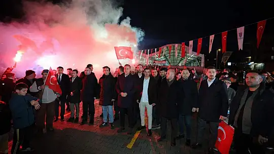 Başkan Yılmaz Gümüşyaka'da seslendi: 'Sosyal belediyeciliğin kitabını yazdık'