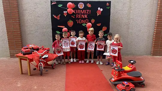 Silivri Odak Koleji'nde Miniklerden Kırmızı Renk Partisi