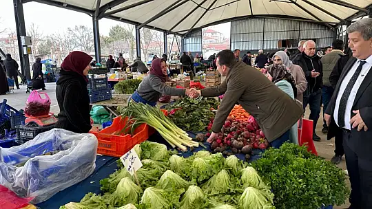 Balcıoğlu, Değirmenköy pazarında vatandaşlarla buluştu