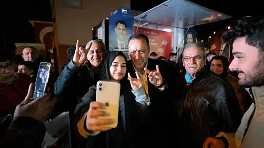 Başkan Yılmaz Gümüşyaka'da seslendi: 'Sosyal belediyeciliğin kitabını yazdık'