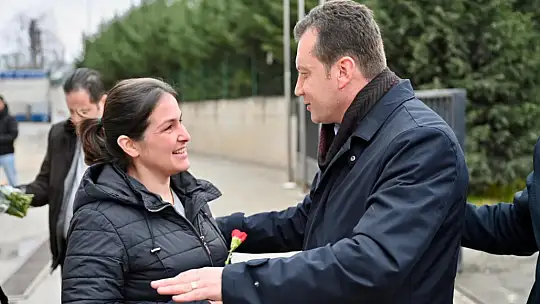 Balcıoğlu, 8 Mart Dünya Emekçi Kadınlar Günü'nde fabrika işçisi kadınlarla servise bindi