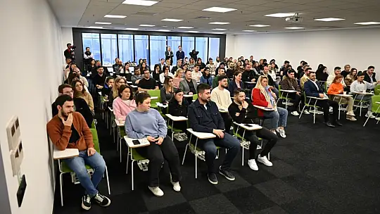 Balcıoğlu, Seluz Esans ve Aroma işçileriyle buluştu