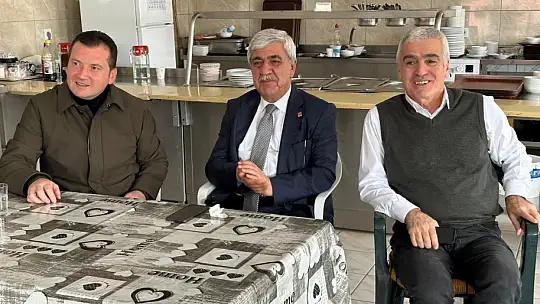 Bora Balcıoğlu ve Ekibi, Adolin Boya Fabrikası işçileriyle öğle yemeğinde bir araya geldi