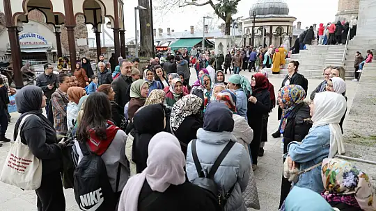 Başkan Yılmaz Bursa'da kadınlarla seslendi: Ant olsun!