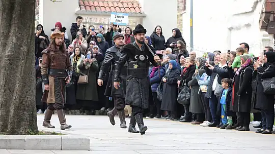 Başkan Yılmaz Bursa'da kadınlarla seslendi: Ant olsun!