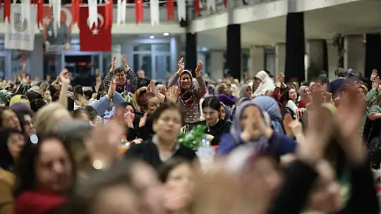 Başkan Yılmaz Bursa'da kadınlarla seslendi: Ant olsun!