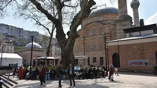 Başkan Yılmaz Bursa'da kadınlarla seslendi: Ant olsun!