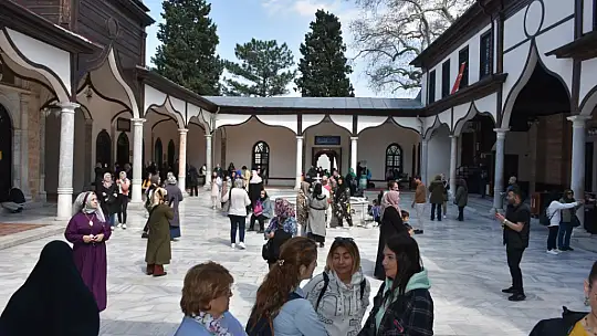 Başkan Yılmaz Bursa'da kadınlarla seslendi: Ant olsun!