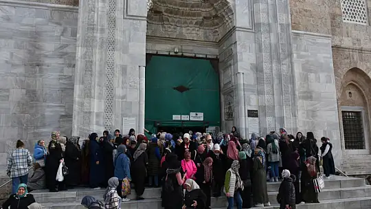 Başkan Yılmaz Bursa'da kadınlarla seslendi: Ant olsun!