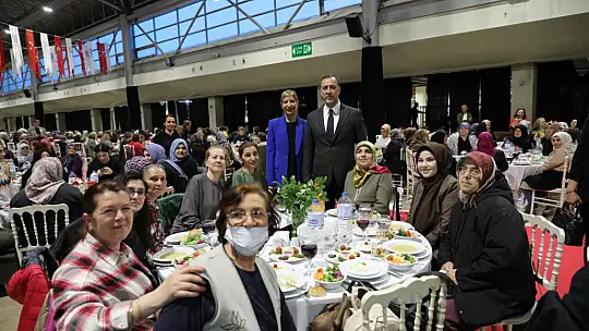 Başkan Yılmaz Bursa'da kadınlarla seslendi: Ant olsun!