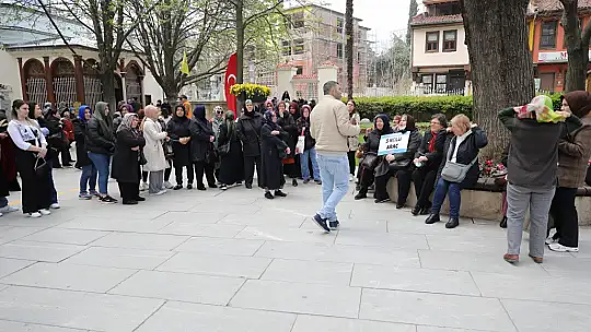 Başkan Yılmaz Bursa'da kadınlarla seslendi: Ant olsun!
