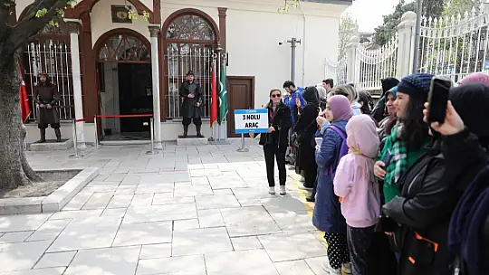 Başkan Yılmaz Bursa'da kadınlarla seslendi: Ant olsun!
