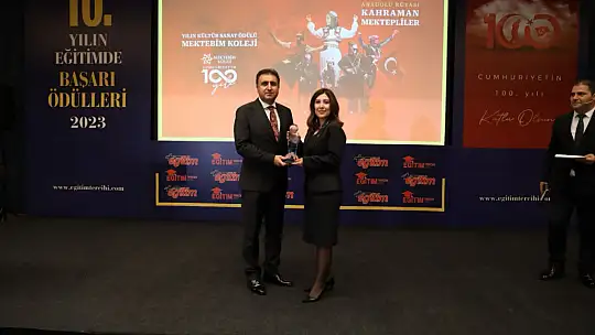 Mektebim Koleji ve Ümit Kalko Ödüllere Doymuyor!