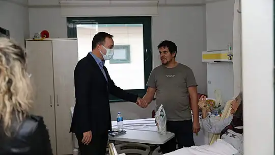 Başkan Yılmaz tedavi gören hastaları ziyaret etti