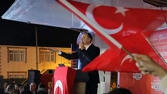 Başkan Yılmaz Gümüşyaka'da seslendi: 'Sosyal belediyeciliğin kitabını yazdık'