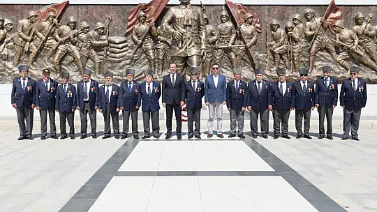 Silivrili Kıbrıs Gazileri Şehitler diyarı Çanakkale'yi gezdi