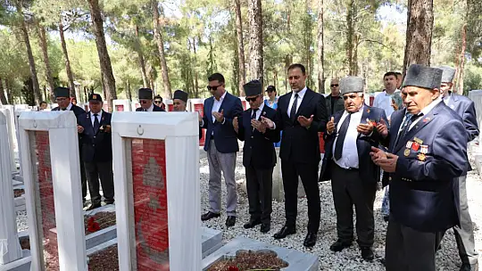 Silivrili Kıbrıs Gazileri Şehitler diyarı Çanakkale'yi gezdi