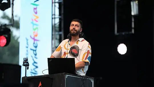 61. Yoğurt Festivali'ne Özcan Deniz ile muhteşem final